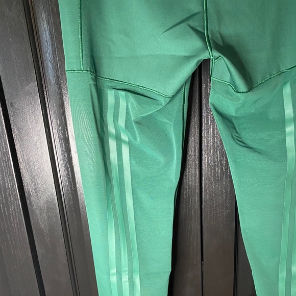 IᐯY ᑭᗩᖇK X ADIDAS - Dark Green Mesh Tights - Picture 3 of 4